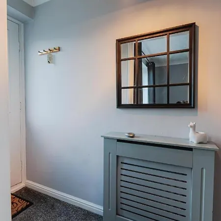 Ingleby House Apartment *